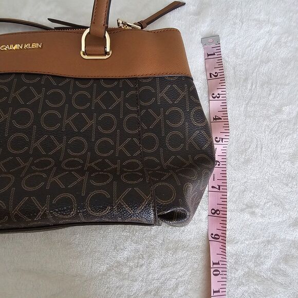 Calvin Klein Signature Monogram Tote Bag Purse Brown Tan This classic - Picture 8 of 8